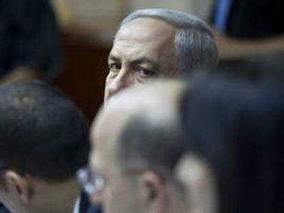 El primer ministro israelí, Benjamin Netanyahu, asiste a la reunión semanal del Consejo de Ministros en Jerusalén (Israel).