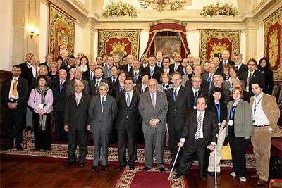 Participantes en la <i>cumbre</i> de rectores de universidades de la UE, América Latina y el Caribe, en Oviedo.