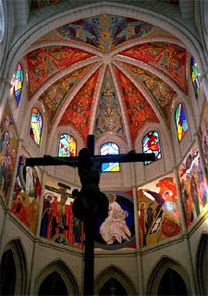 Las nuevas pinturas del ábside de la catedral de la Almudena.