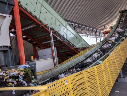 La planta compactadora Iztapalapa 2, la cual separa 1.000 toneladas diarias de basura.