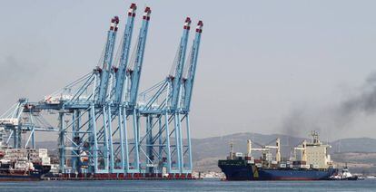 Terminal de contenedores del puerto de Algeciras. 