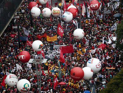 Manifestación contra la reforma de las pensiones en Río de Janeiro.