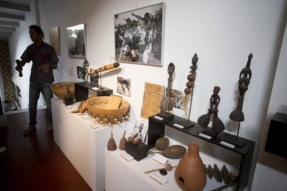 Idiófonos africanos en la exposición '¿Te suena África?, en Sevilla.