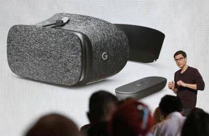 Clay Bavor, VP of Realidad Virtual de Google, presenta Daydream View VR.