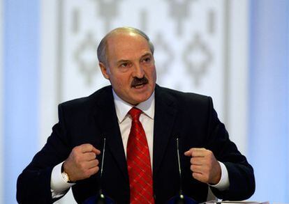 El presidente bielorruso, Alexander Lukashenko, ayer durante una conferencia de prensa en Minsk.