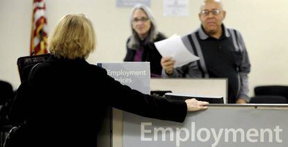 La tasa de desempleo se queda en el 9,8%, el mejor dato desde julio de 2007.
