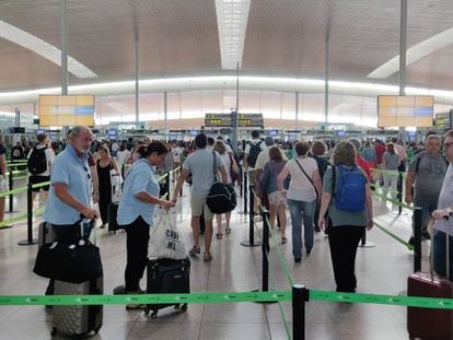 Control de seguridad en la T1 del Aeropuerto de Barcelona, el pasado sábado.