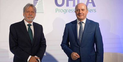 El presidente de OHLA, Luis Amodio, junto al CEO, José Antonio Fernández Gallar.