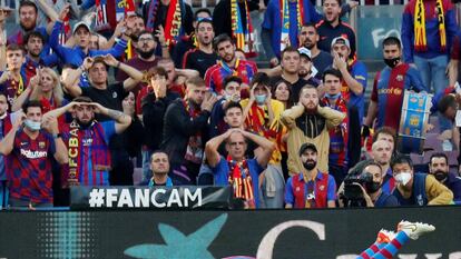 Aficionats al Camp Nou.