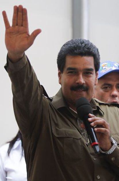Maduro, en un acto con jóvenes este lunes.