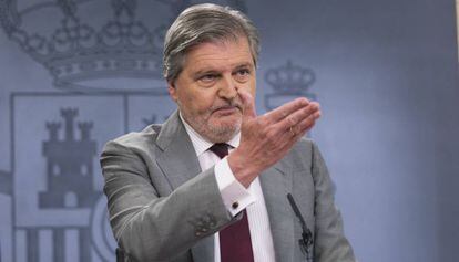 El portavoz Iñigo Mendez de Vigo, ayer, durante la rueda de prensa tras el Consejo de Ministros
