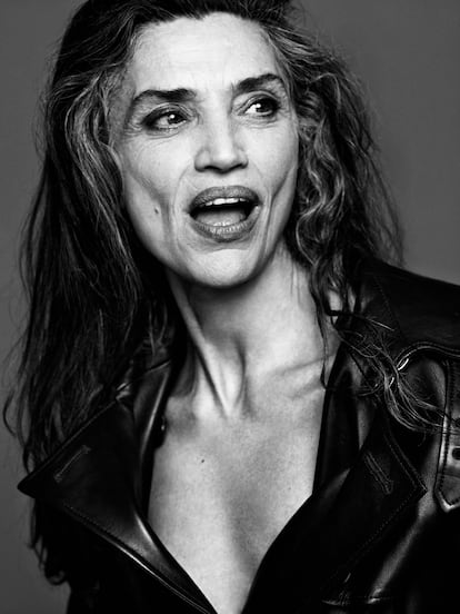 Ángela Molina.  Pocas artistas tienen la trayectoria de la actriz (Madrid, 66 años), que ha trabajado con grandes como Luis Buñuel, Pedro Almodóvar o Ridley Scott. “Es una de mis mujeres favoritas. Me gusta de toda la vida. Cuando la conocí, fue un sueño hecho realidad”, dice el fotógrafo, que tomó esta imagen en 2011.