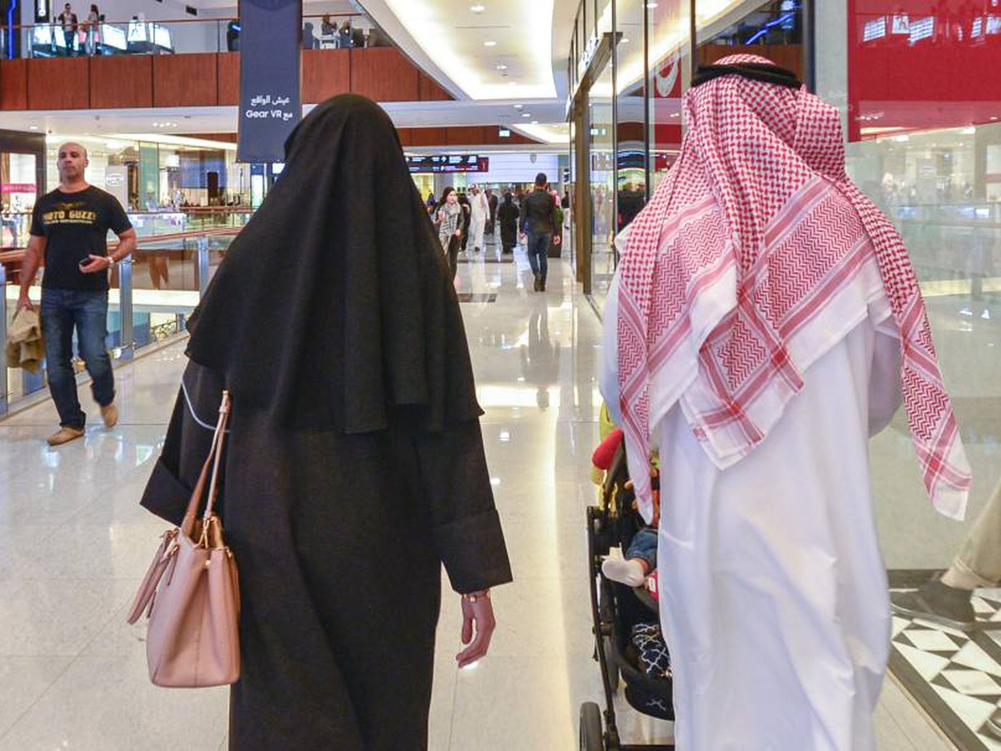 Un tribunal de Sharjah niega el divorcio a mujer y la insta a obedecer al marido Mujeres | EL PAÍS