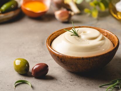 Una buena mayonesa casera aporta un toque diferencial a cualquier plato que prepares en casa.