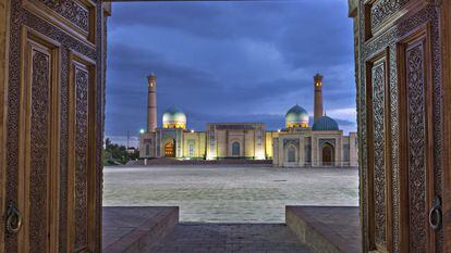 La plaza Registán, una de las más bonitas del mundo, en Samarcanda (Uzbekistán).