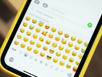 Emojis en el teclado de un iPhone.