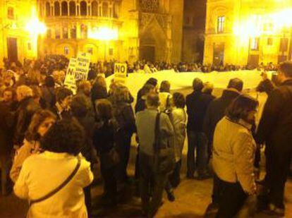 Concentración en la plaza de la Virgen contra la privatización de la sanidad pública