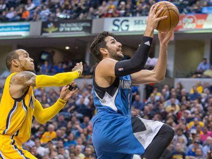 Ricky Rubio, perseguido por Monta Ellis.