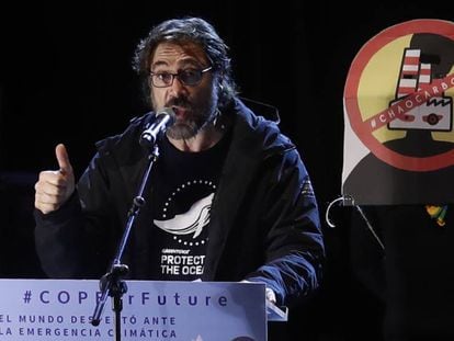 El actor Javier Bardem interviene este viernes en la marcha por el clima, en Madrid. En vídeo, la polémica tras las declaraciones de Bardem.
