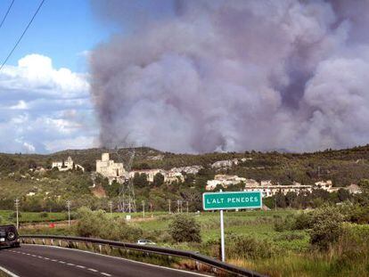 Incendio en el Alt Penedés, en el término municipal de Castellet i la Gornal (Barcelona)