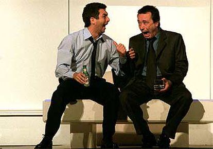 Ricardo Darín (izquierda) y Óscar Martínez, en una escena de <b></b><i>Art.</i>