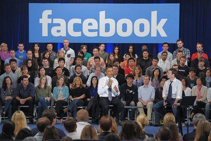 Barack Obama, durante su entrevista en Facebook en Palo Alto.