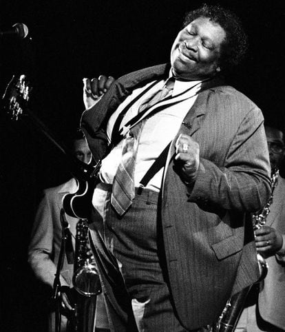 Imagen de BB King, uno de los más grandes del blues de todos los tiempos, en San Sebastián en 1984.