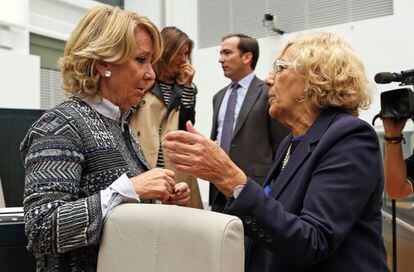 Aguirre y Carmena, en un pleno el pasado septiembre.