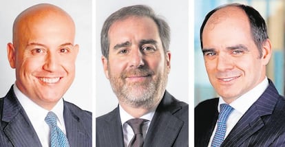 El responsable de Santander en Sudamérica, Carlos Rey de Vicente; el consejero delegado del banco, Héctor Grisi; y el responsable para Europa, Antonio Simões.