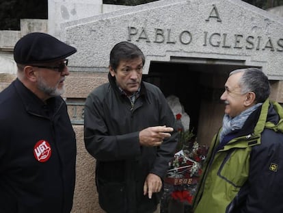 El l&iacute;der de UGT Jos&eacute; Mar&iacute;a Alvarez, Javier Fern&aacute;ndez, presidente de la gestora del PSOE y Lopez Reillo de UGT Madrid.