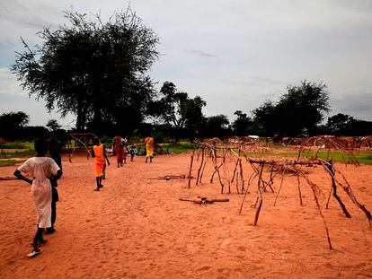 Independencia, maíz y chozas en Sudán del Sur