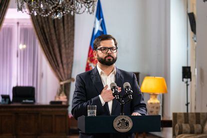 El Presidente de Chile, Gabriel Boric, pronuncia un discurso a la nación, en Santiago, el 4 de septiembre de 2022.