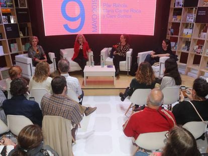 Pilar Rahola, Maria Carme Roca y Care Santos, en la Feria del Libro de Buenos Aires. 