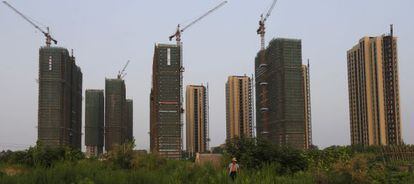 Edificios en construcción en Hangzhou, en la provincia china de Zhejiang.