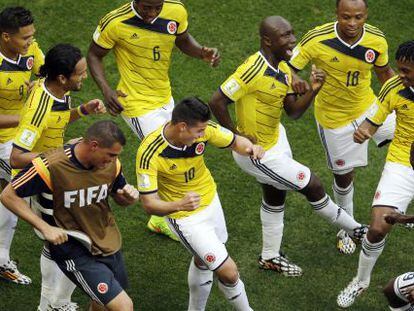Los jugadores de Colombia, celebrando su victoria ante Costa de Marfil. 