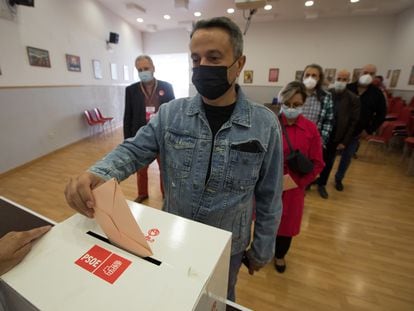 Ambiente electoral en la agrupación del Partido Socialista en el distrito de Latina.