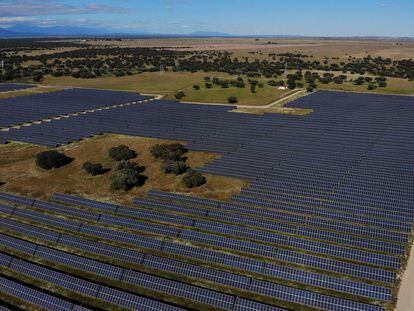 Vista aérea de una planta fovoltaica en Trujillo (Cáceres).