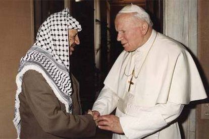 El 15 de febrero de 2000, el presidente palestino fue 
recibido en audiencia por el papa Juan Pablo II.