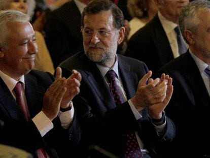 Rajoy, Arenas y Gri&ntilde;&aacute;n en la toma de posesi&oacute;n de Zoido como alcalde de Sevilla