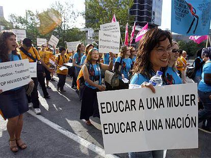 Marcha en apoyo de los derechos de los afectados por el sida, ayer, en Toronto.