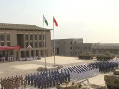 China inaugura su primera base militar en el extranjero