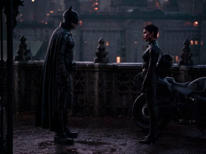 Los actores Robert Pattinson y Zoe Kravitz, protagonistas de 'The Batman'.