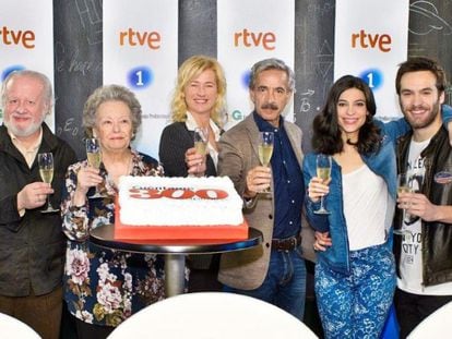 Juan Echanove, María Galiana, Ana Duato, Imanol Arias, Irene Visedo y Ricardo Gómez.