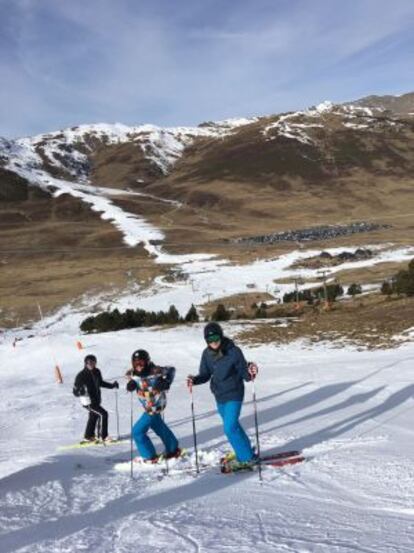 La pista de Blanhiblar, en Beret, vista este 3 de enero, desde la pista de La Reina.