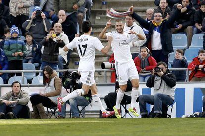 Benzema celebra el 0-2.