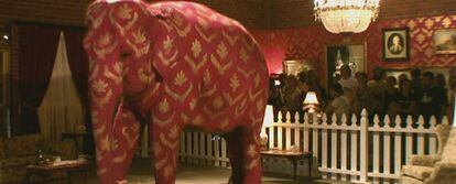 'Elefante en una habitación'. Espacio creado por Banksy en una exposición en Los Ángeles