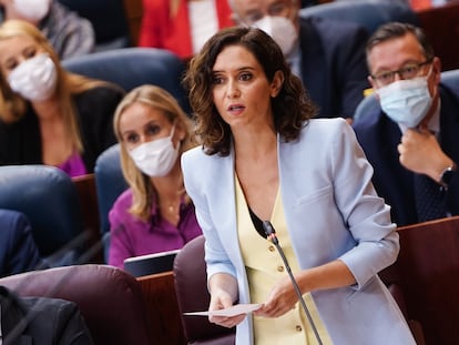 La presidenta de la Comunidad de Madrid, Isabel Díaz Ayuso, durante su intervención en el pleno de este jueves.