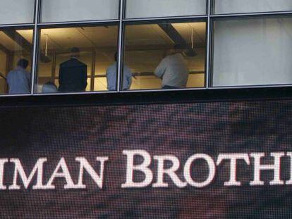 La quiebra de Lehman desat&oacute; el p&aacute;nico entre los inversores.