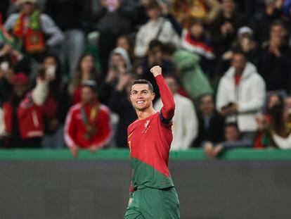 Cristiano Ronaldo celebra un gol en un partido de la selección portuguesa contra Liechtenstein en Lisboa en marzo pasado.