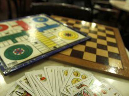 Juegos de mesa del Estar Café, en Tribunal.